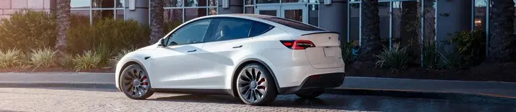 Tesla Model Y (2020-2024) Owner's Manual